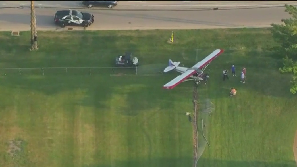 Small plane makes emergency landing in Joliet, police say