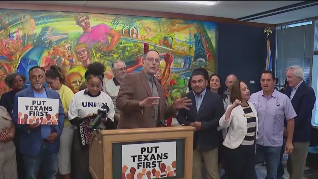 After 2 weeks in Chicago, Texas Democrats signal possible return