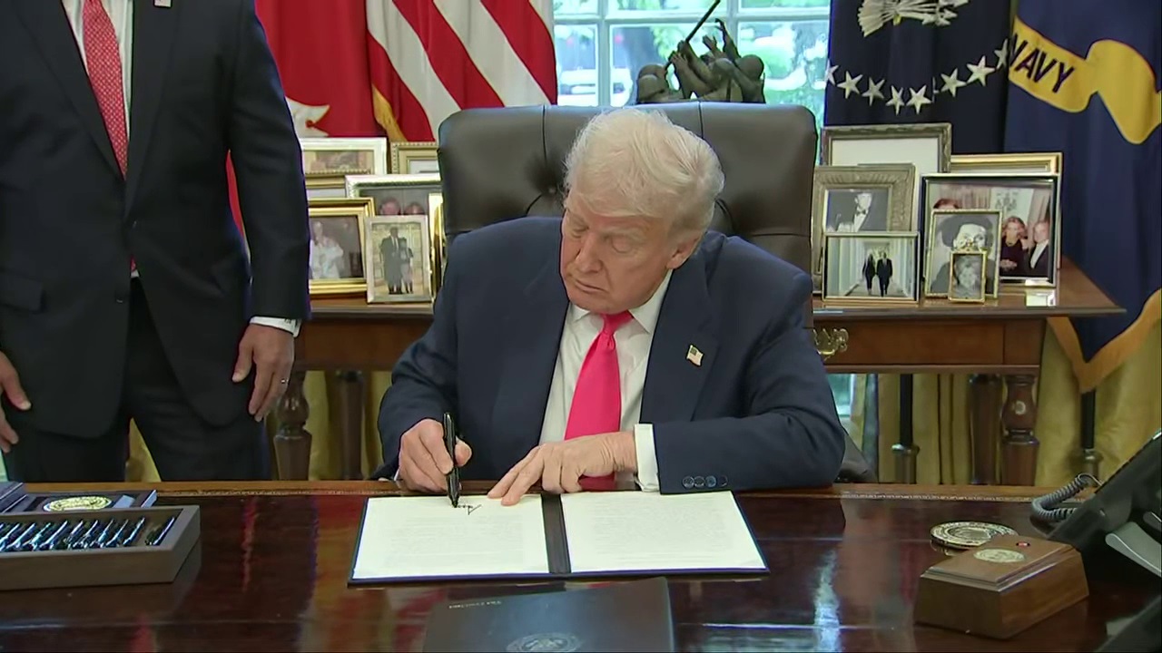 FULL: Trump speaks on Social Security from Oval Office