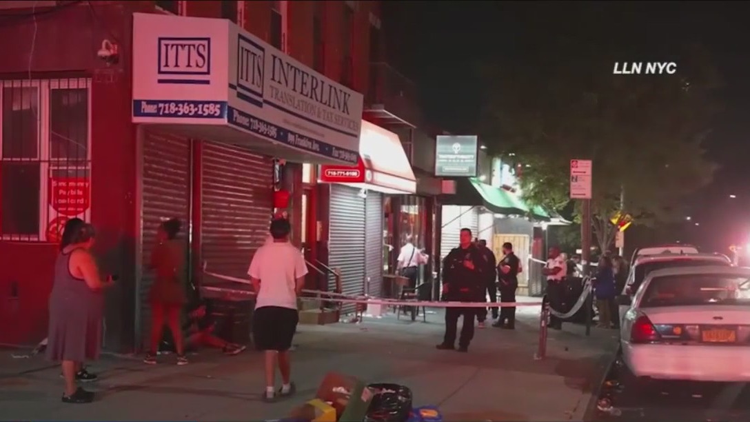 Search for suspects in deadly Brooklyn nightclub shooting | FOX 32 Chicago