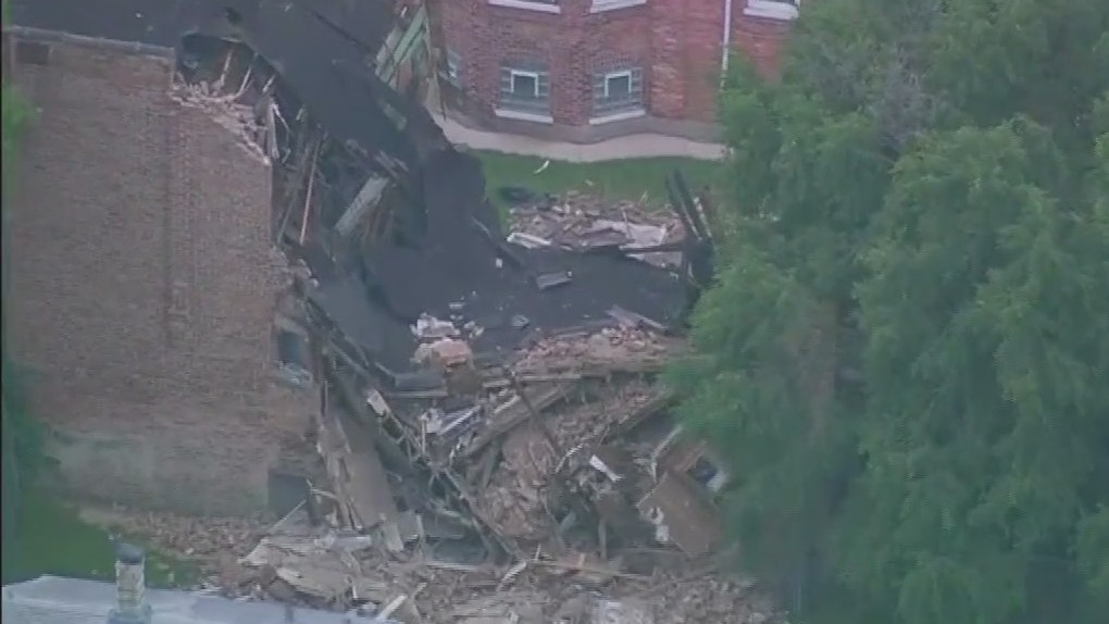 Building collapses in Chicago's Englewood neighborhood
