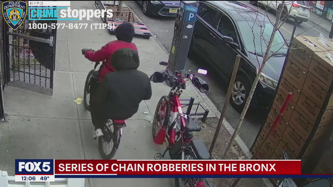 Police look for suspects linked to 4 robberies in the Bronx
