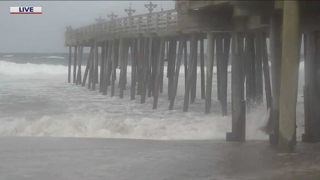 North Carolina under state of emergency as Erin tracks north