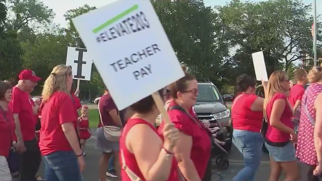 Naperville teachers set strike for next week amid stalled contract talks