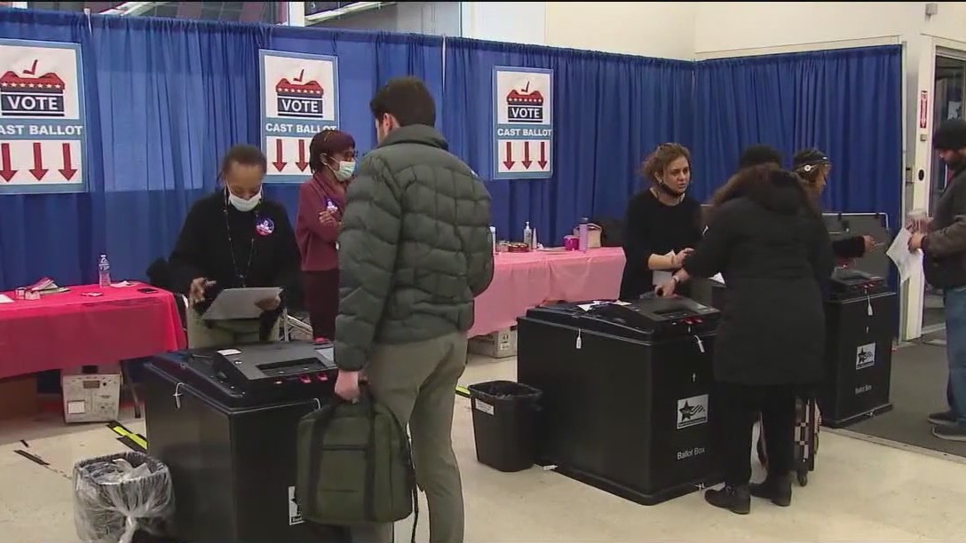 Illinois pushes back on voter data demand