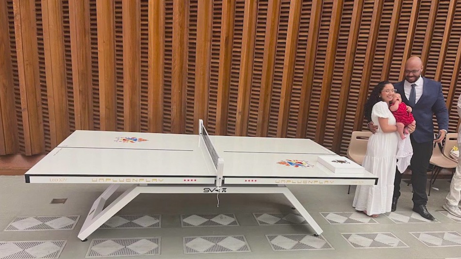 Chicago?s Killerspin gifts Pope Leo custom ping-pong table