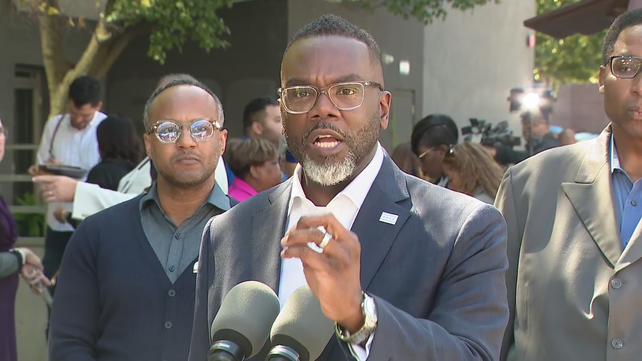 Mayor Brandon Johnson responds to National Guard troops potentially coming to Chicago
