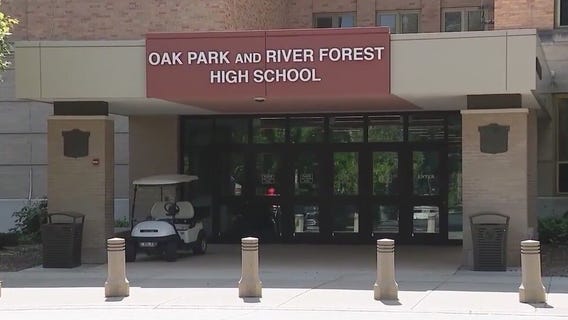 Chicago area high school removes bathroom doors to prevent vaping | ChicagoNOW