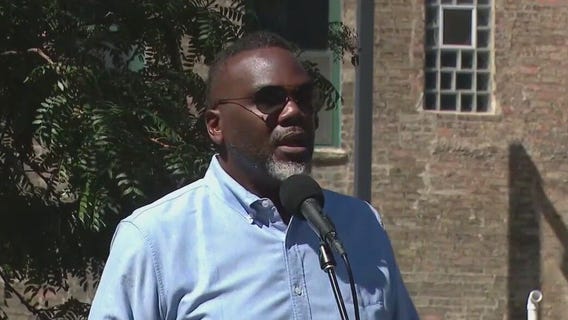 Johnson criticizes Trump during Labor Day protest: 'No troops in Chicago!'