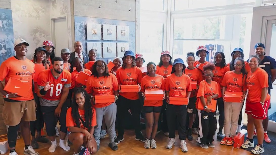 Inside the Chicago Bears? Girls Flag Football takeover | ChicagoNOW
