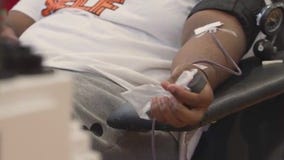 Red Cross & WeLoveU Foundation hold Chicago area blood drive