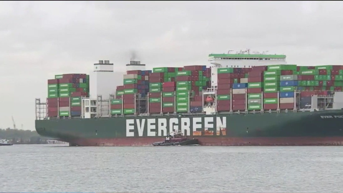 Democrats look to force votes on Trump tariffs