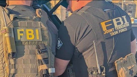 FBI arrests suburban man for threatening feds
