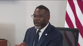 Brandon Johnson signs 'Right to Protest' executive order