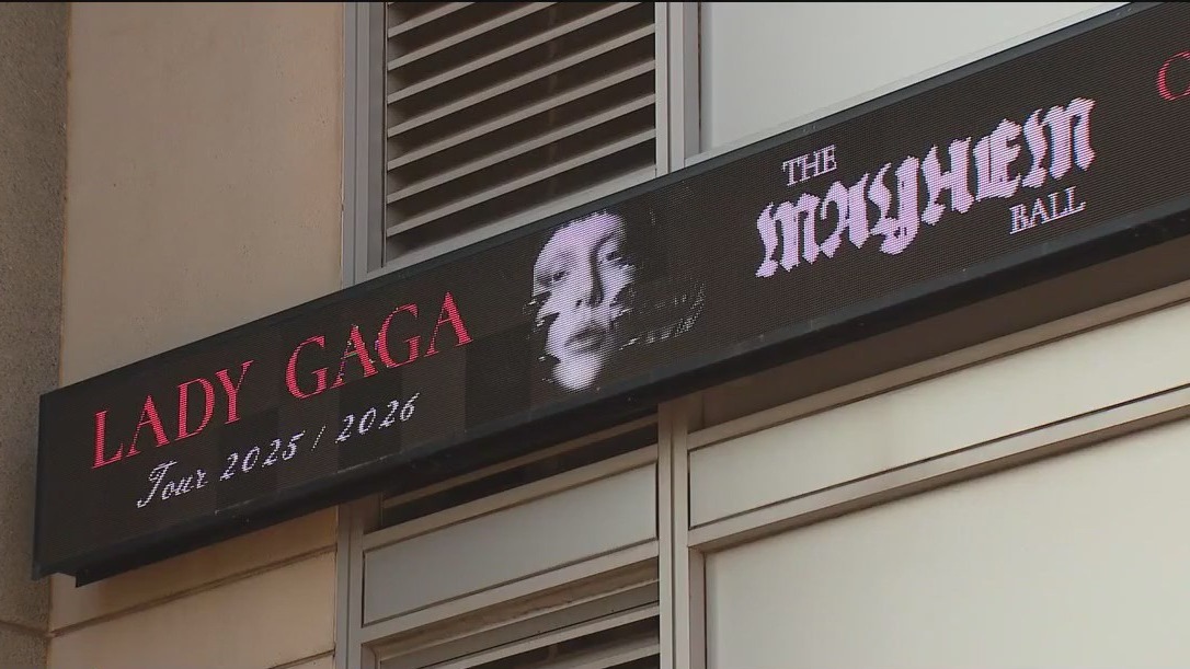 Final show in Chicago tonight for Lady Gaga