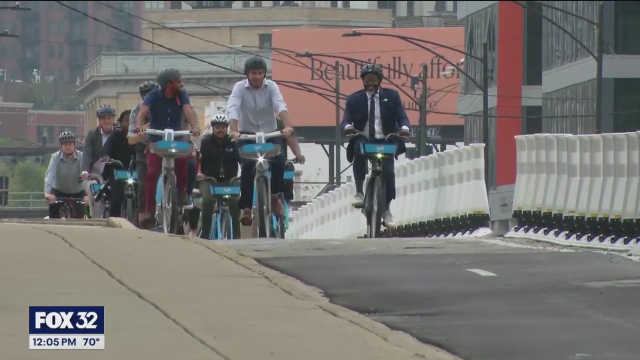 Chicago celebrates 100 new miles of bikeways under Mayor Johnson