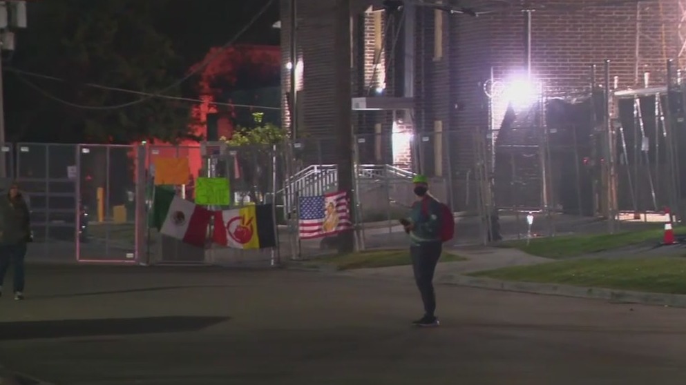 Broadview ICE protests enter fourth week as activists demand detainee release