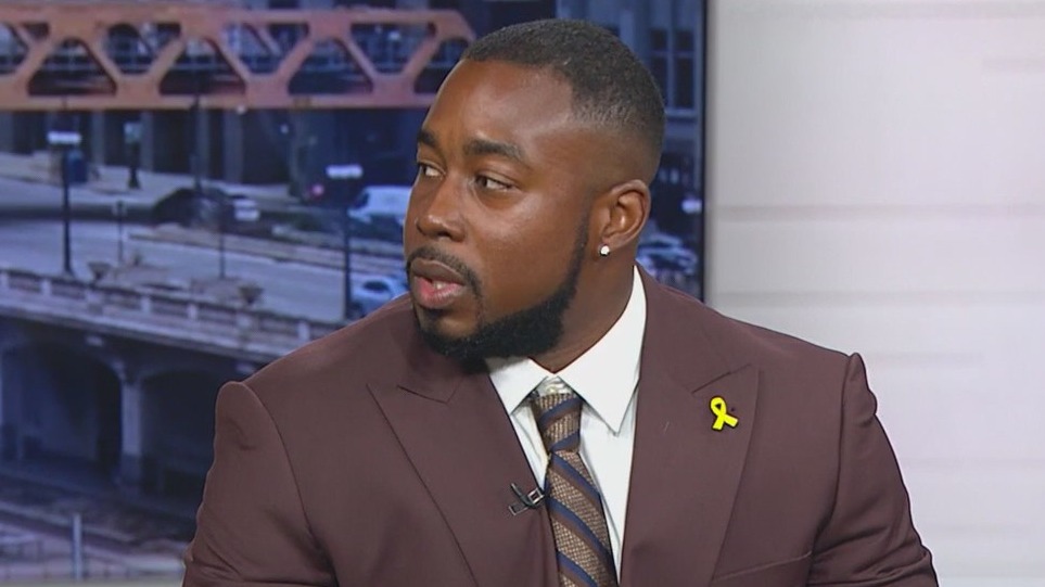 Calumet Park officer returns to duty after courageous cancer fight