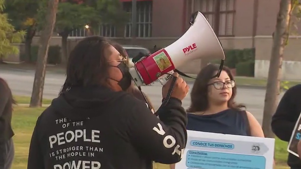 Chicago groups demand ICE stop arrests outside of Home Depot stores