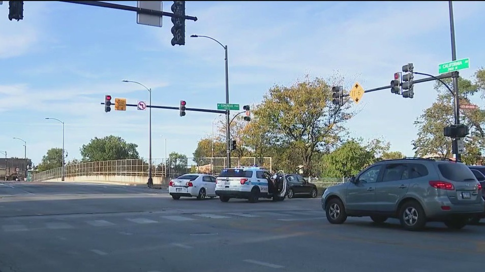 Federal agents briefly detain person tied to West Side crash, police say