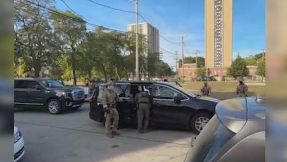 Feds detain 4 people outside Chicago shelter, officials say