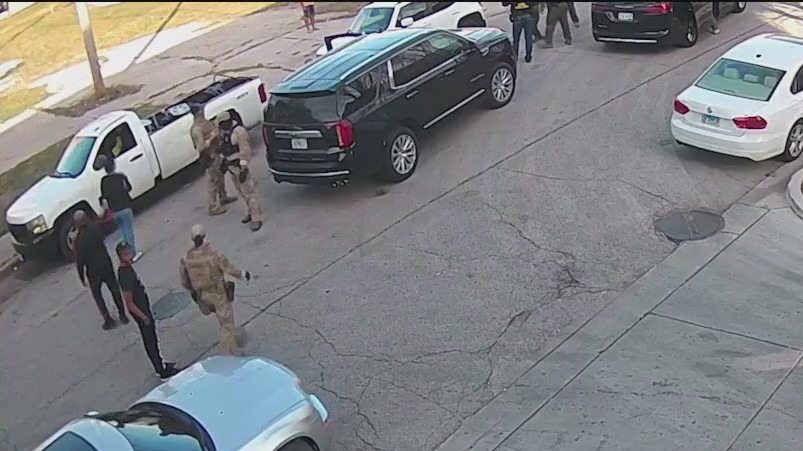 ICE detains 4 people outside Bronzeville homeless shelter