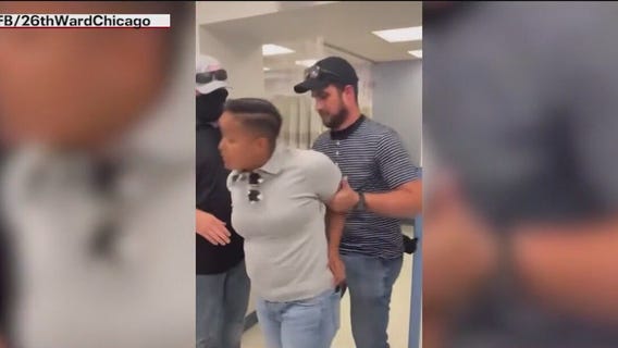 Chicago alder handcuffed by ICE agents