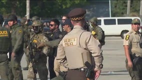 Broadview ICE facility protest draws hundreds