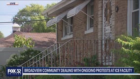 Broadview community dealing with ongoing protests a ICE facility | The Chicago Report