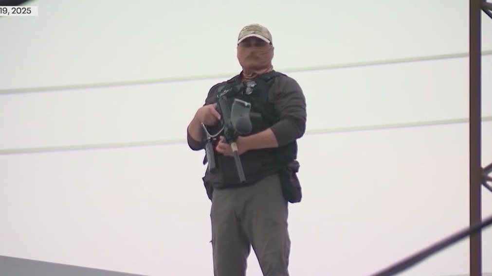 Broadview mayor limits protest hours at ICE facility