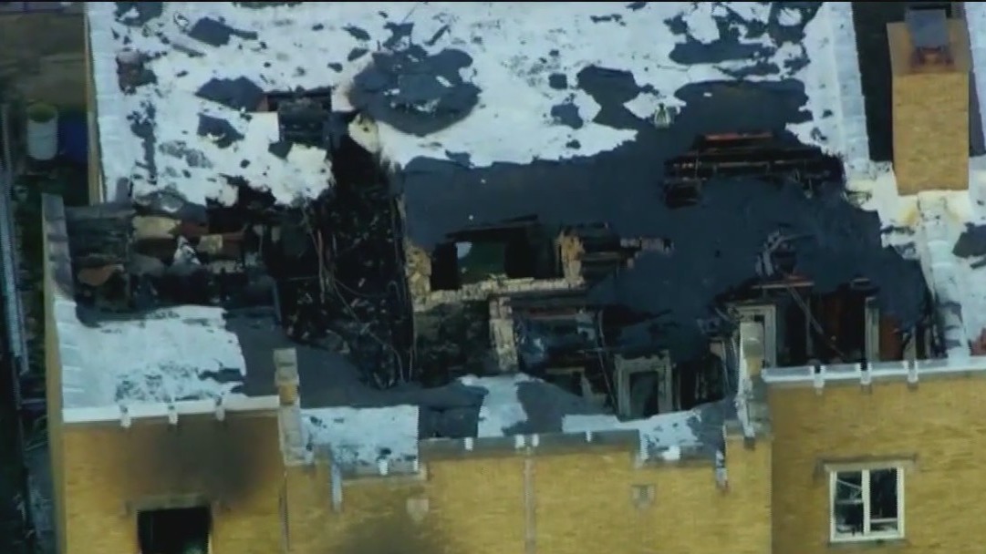 West Rogers Park building to be torn down after deadly fire | FOX 32 ...