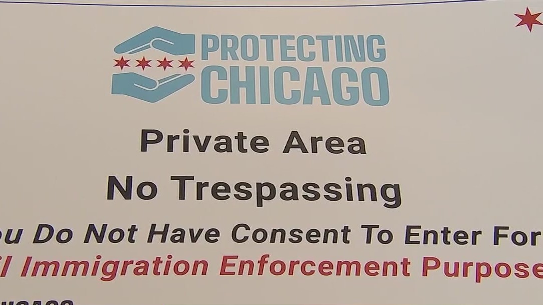 'ICE Free Zones' signs handed out by Mayor Johnson