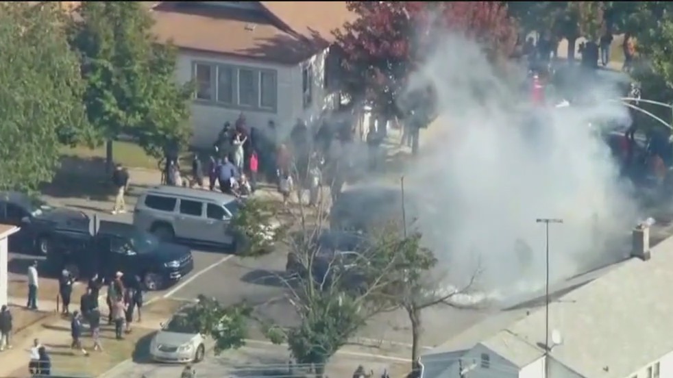 Federal agents clash with residents on Chicago's East Side