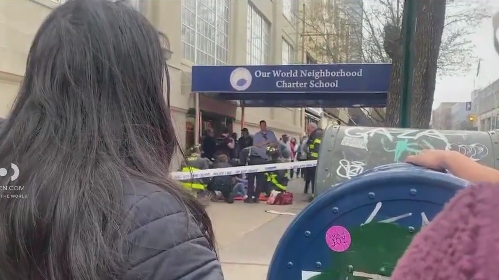 Car hits 3 pedestrians in Queens, including 2 kids