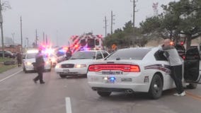 HPD officer, deputy shoot suspect