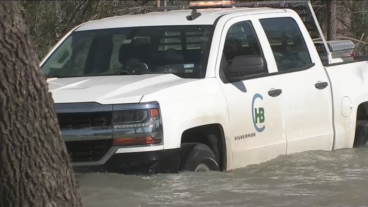 Water main break floods east loop