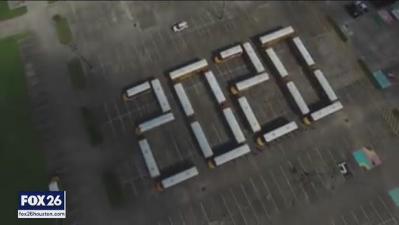 Santa Fe ISD bus drivers congratulate class of 2020 in a big way