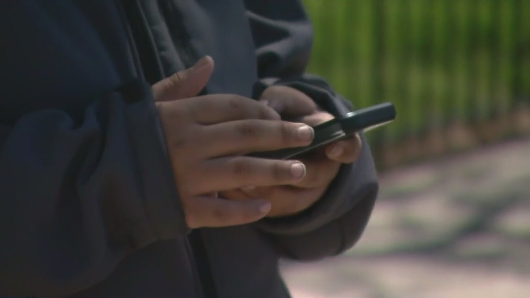 NY bans cellphones in public schools