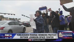 Furloughed workers protest outside Johnson Space Center