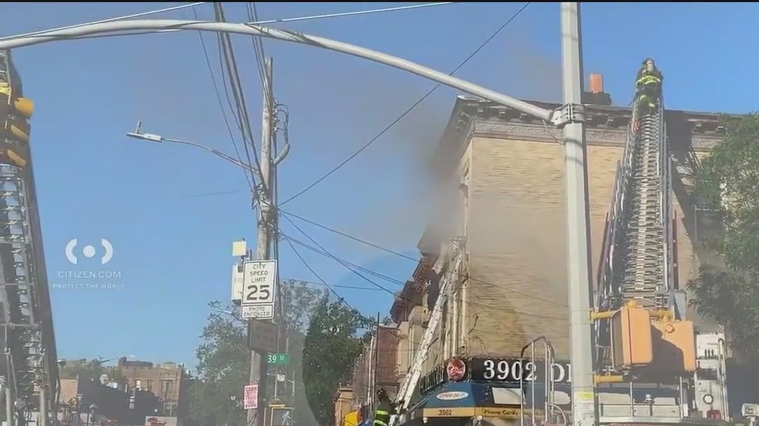 Man dies after FDNY ladder retracts during fire rescue
