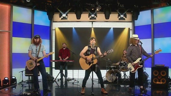 Kody Redwing and The Broken Hearts perform