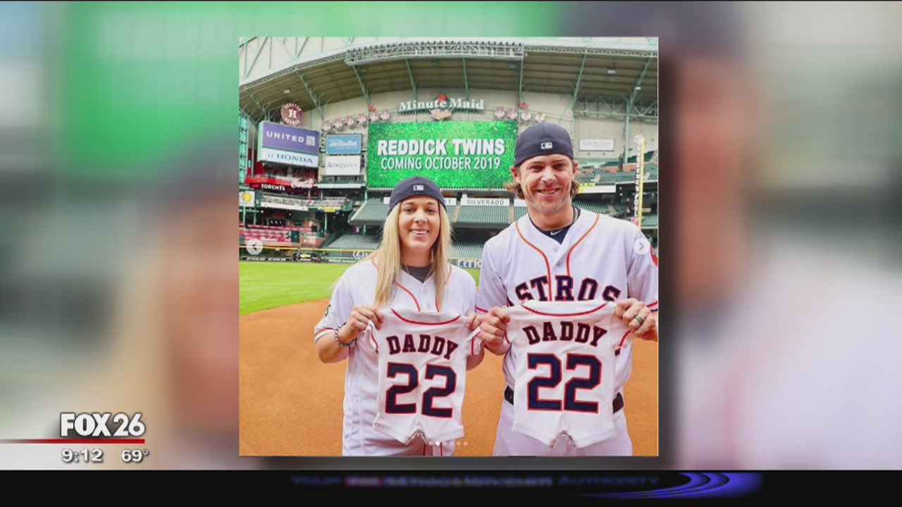 Astros outfielder Josh Reddick and wife expecting twins