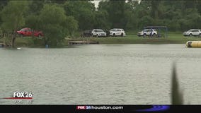 Crews find body of man who drowned in Manvel lake