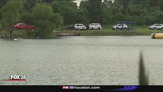 Crews find body of man who drowned in Manvel lake