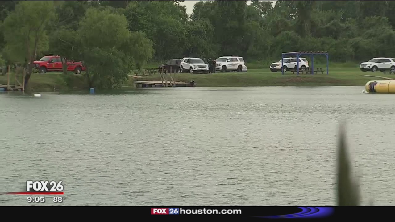 Crews find body of man who drowned in Manvel lake