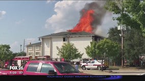 3-alarm fire breaks out on the third floor of Motel 6 in Spring