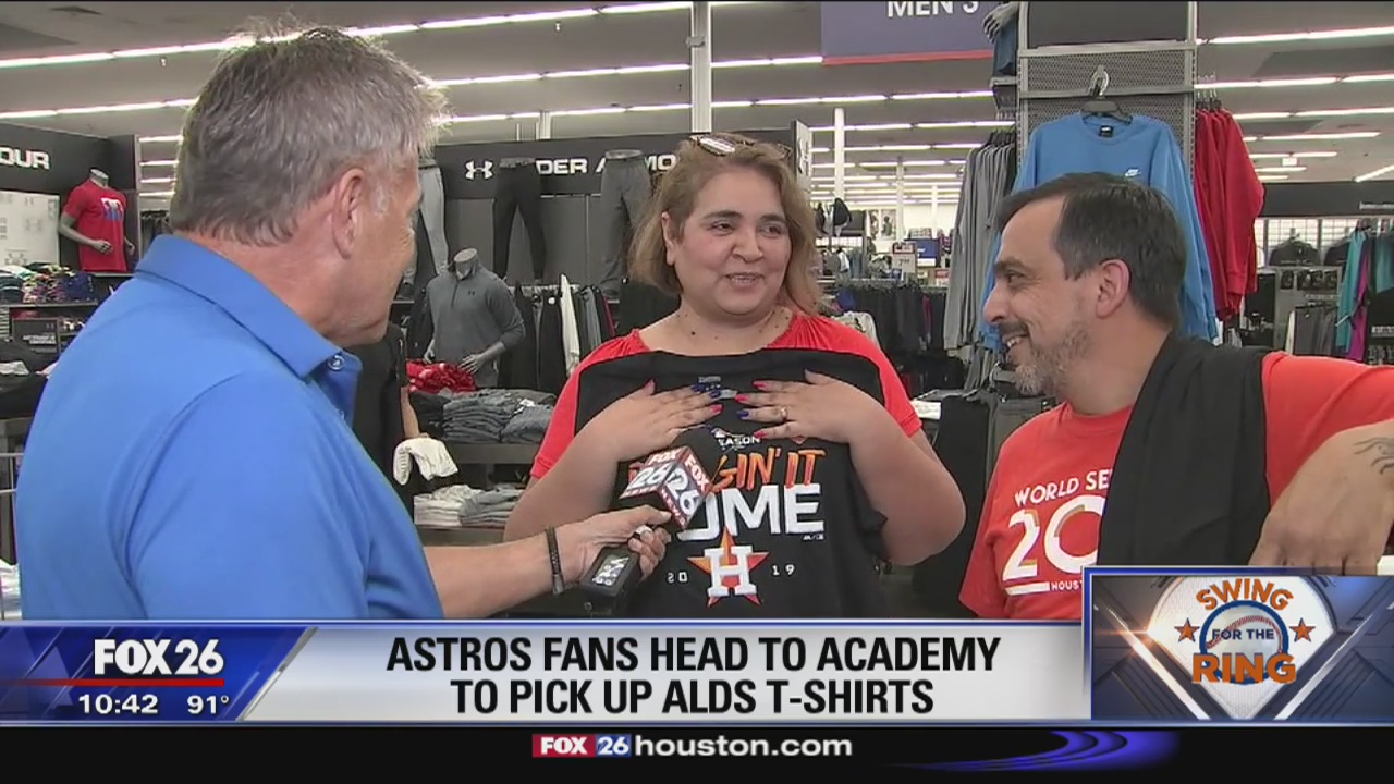 Astros fans head to Academy to pick up ALDS t-shirts