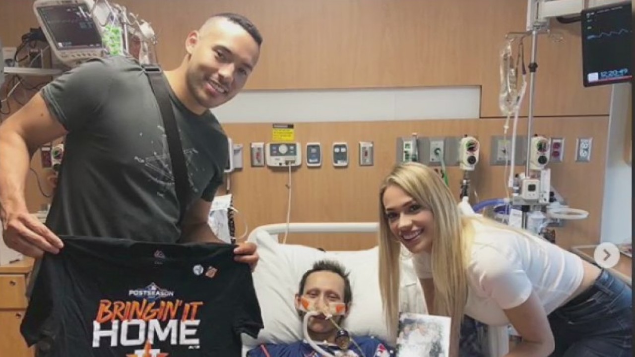 Carlos Correa, fiancee visit patient battling cancer at MD Anderson ahead of World Series