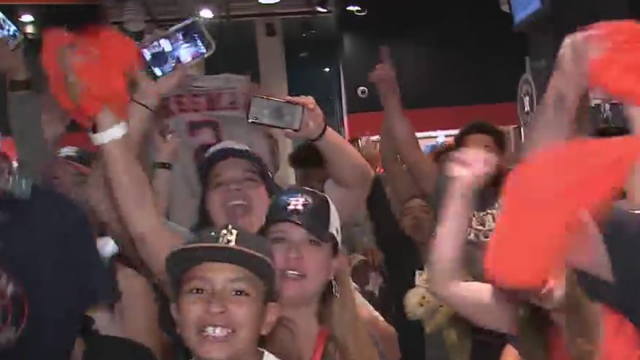 Astros fans faithful, wait for Game 7