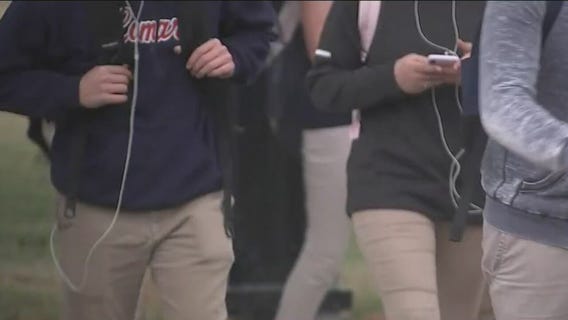 Lamar HS student hospitalized after possible vaping incident